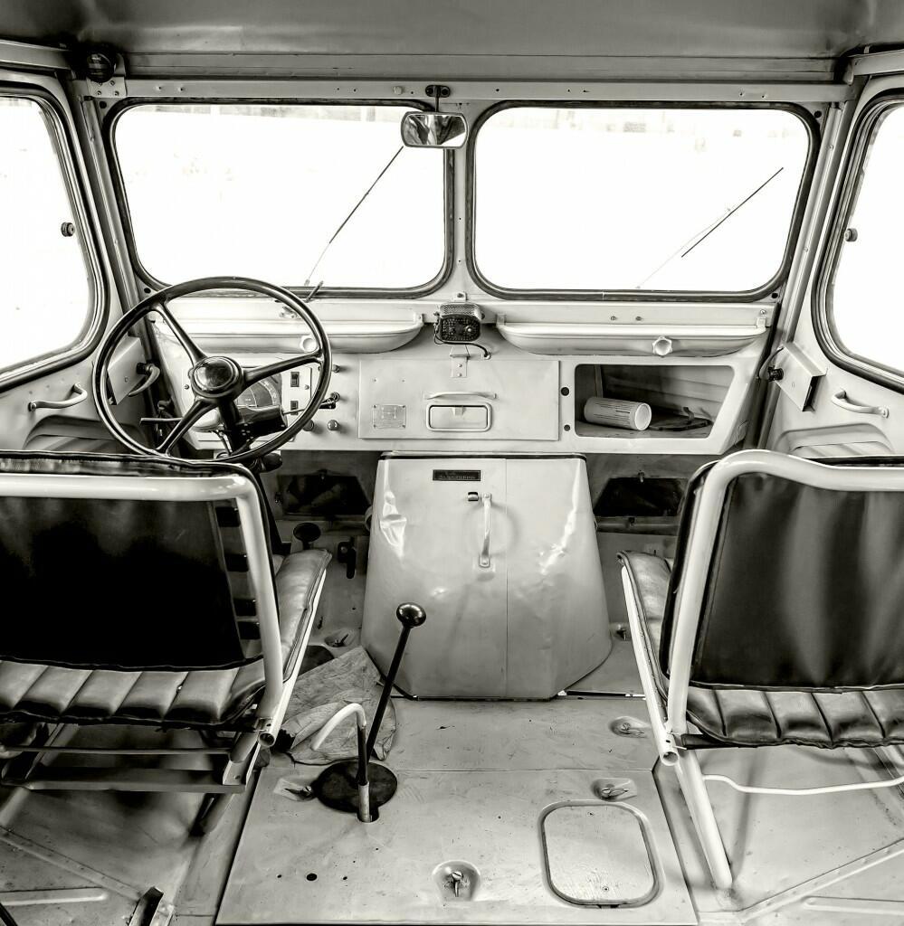 HarveY-driver-seat-999x1024